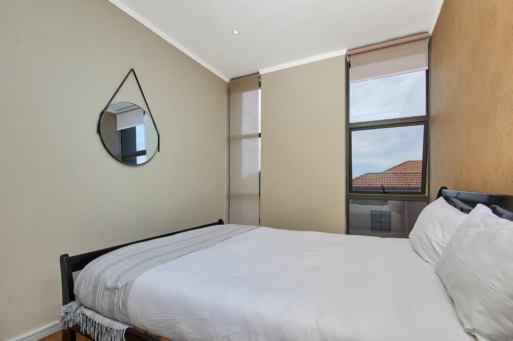 Modern Luxury Furnished Apartments In Sandton Joanesburgo Exterior foto